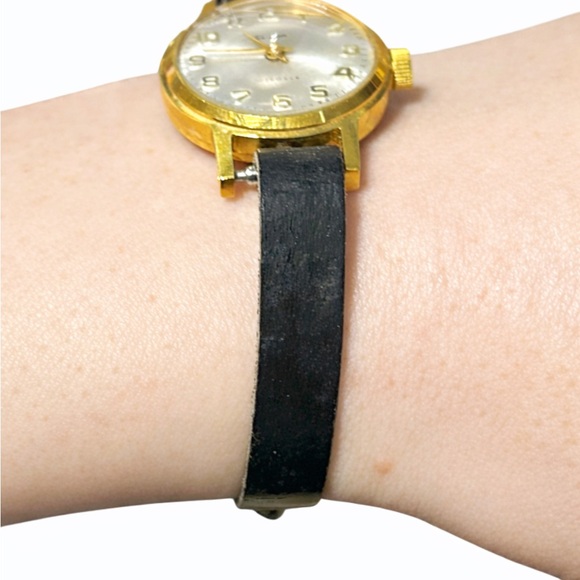 Vintage Slava 17 Jewels USSR Gold Tone Mechanical Watch - Picture 5 of 9